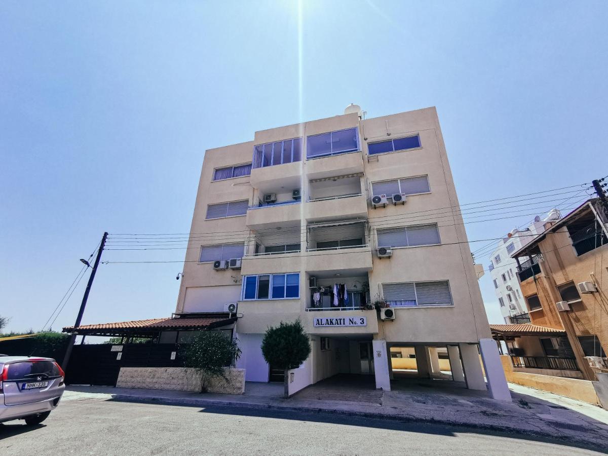 Mackenzie Seaview Paradise Larnaca Dış mekan fotoğraf