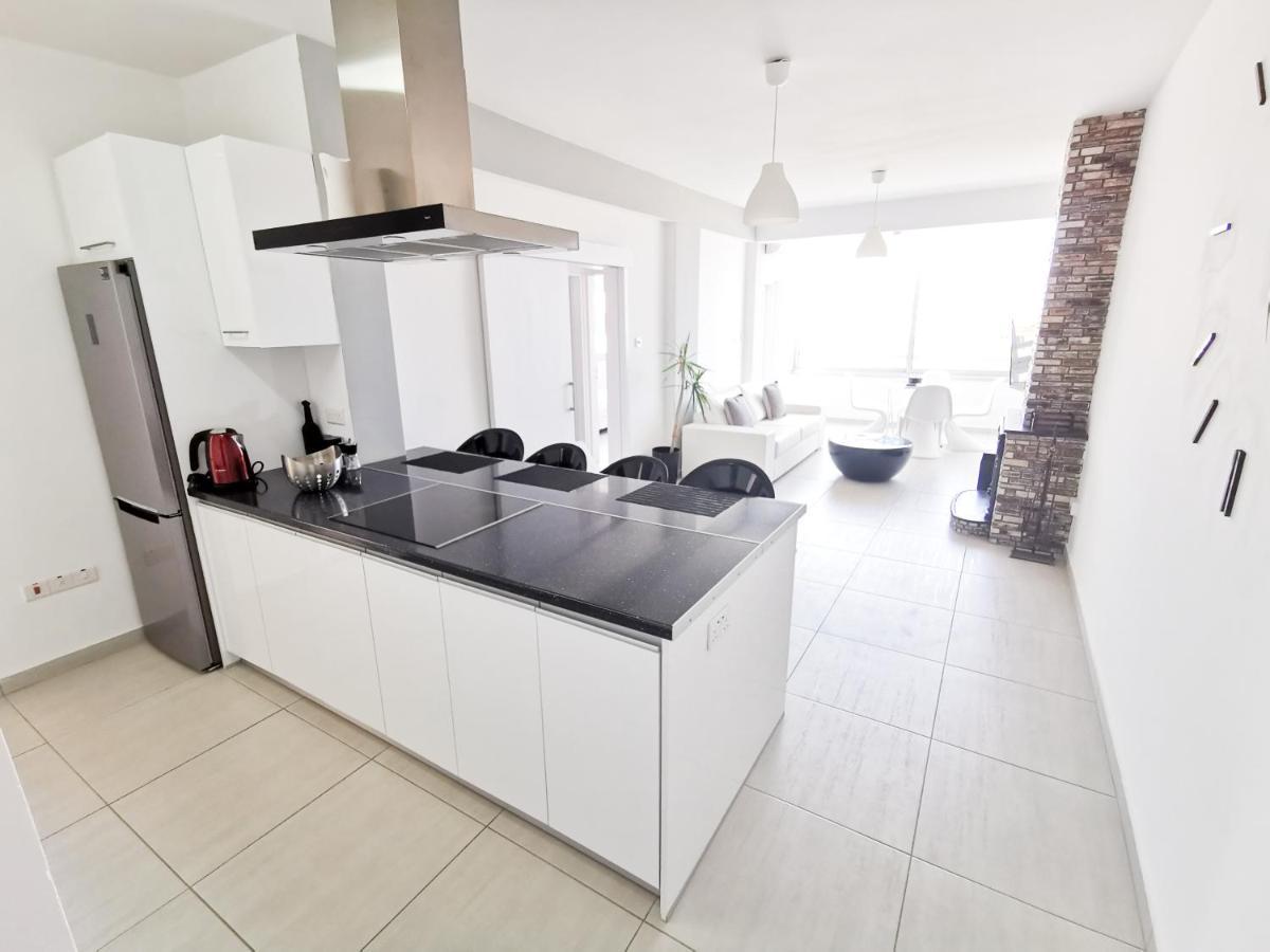 Mackenzie Seaview Paradise Larnaca Dış mekan fotoğraf